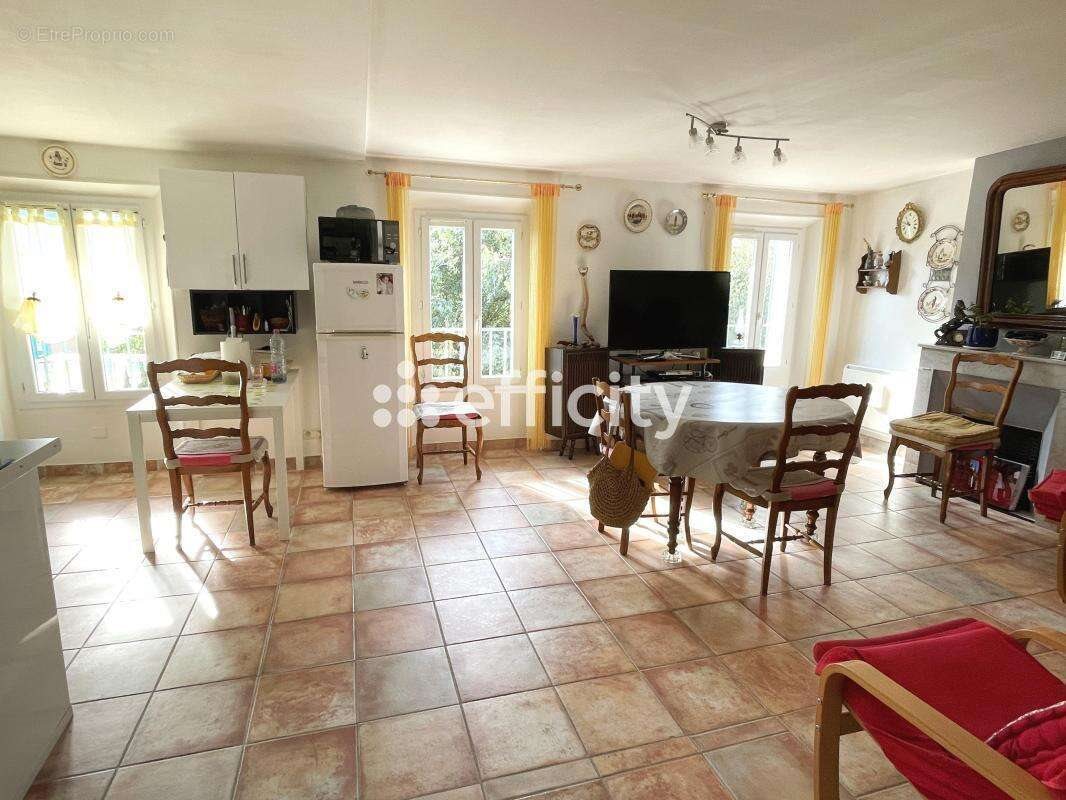 Appartement à vendre, 77m², Le Muy