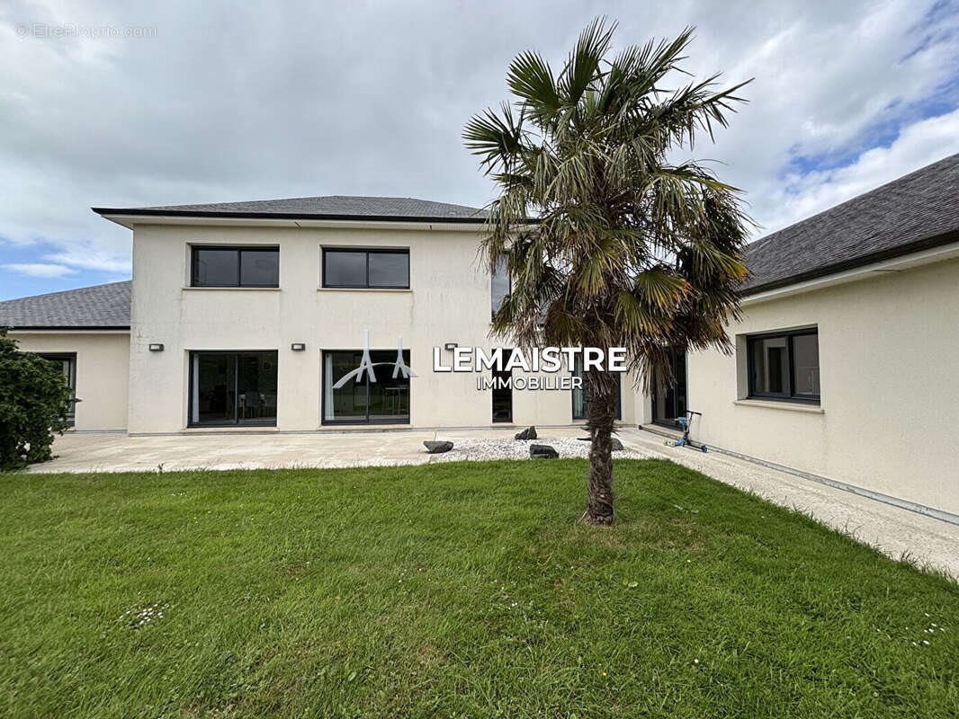 Maison à vendre, 275m², Octeville-sur-Mer