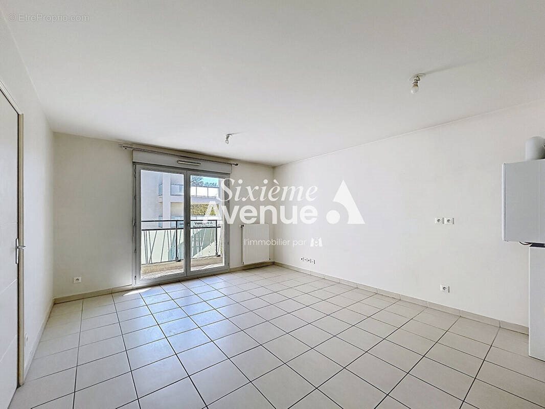 Appartement à vendre, 38m², Décines-Charpieu