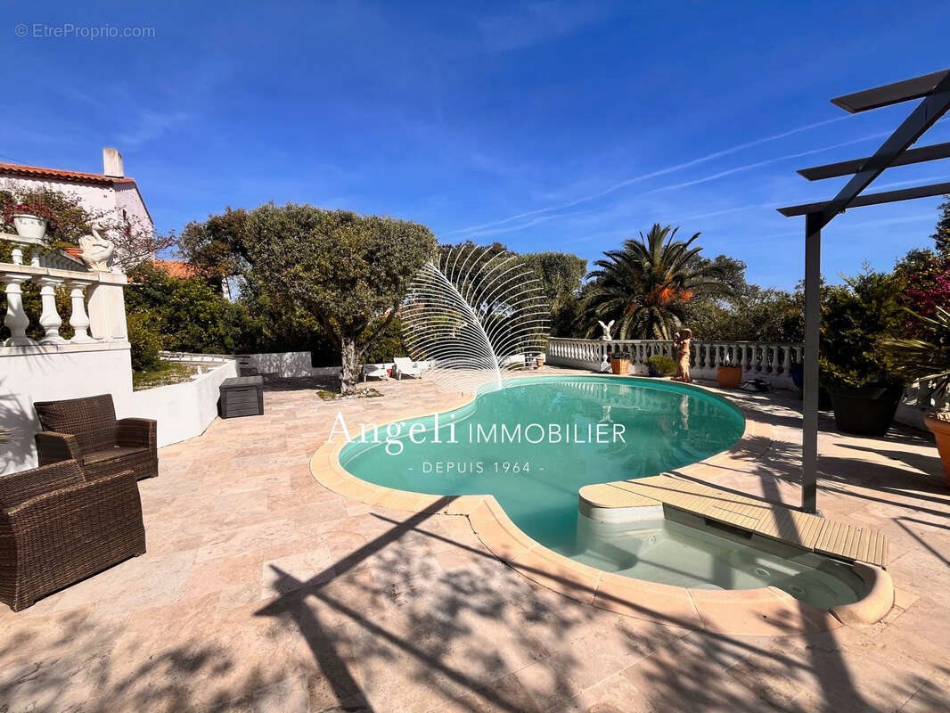 Maison à vendre, 160m², Fréjus