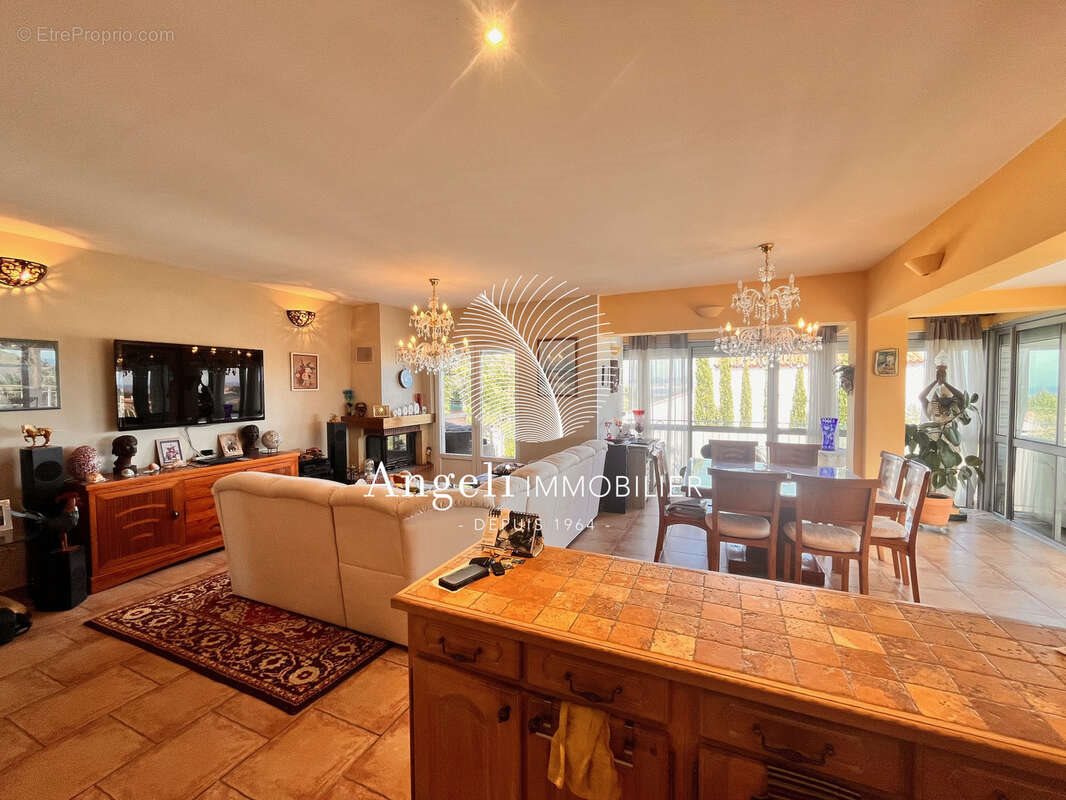 Maison à vendre, 160m², Fréjus