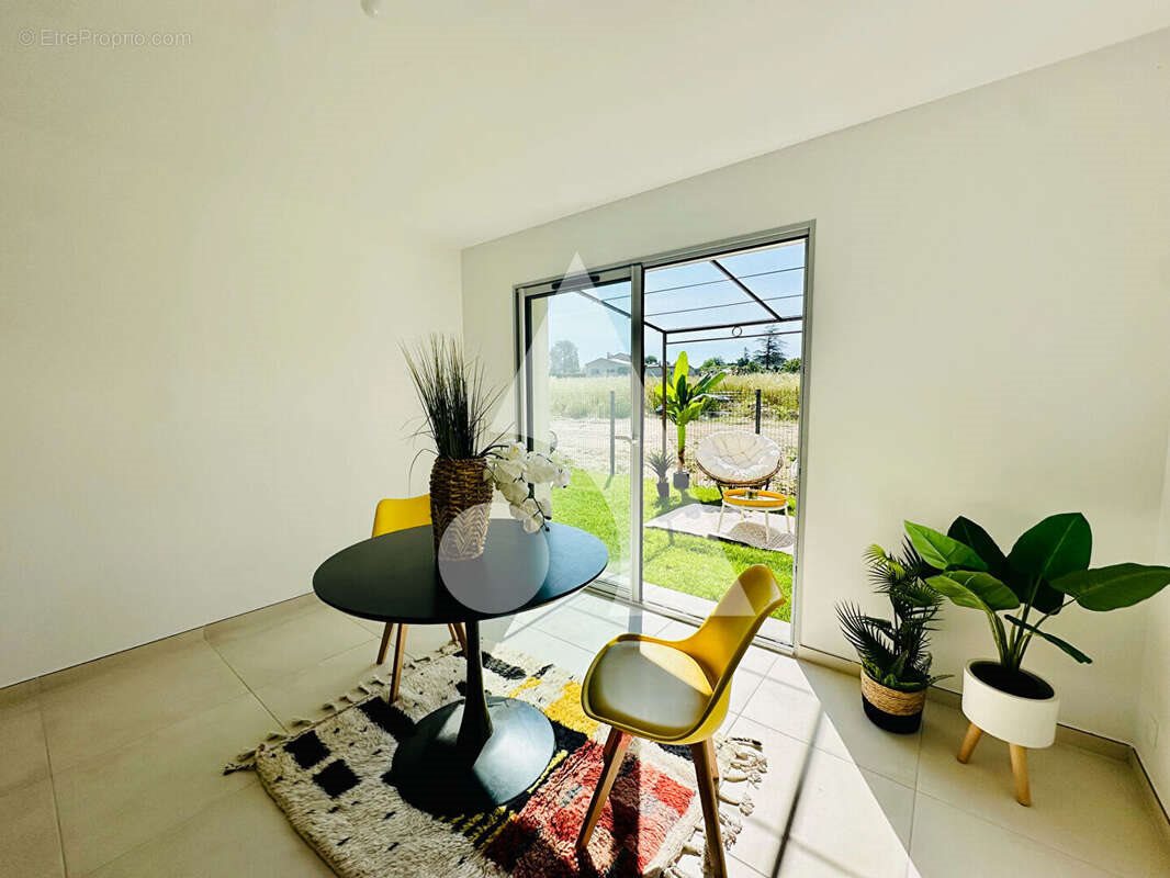 Appartement à vendre, 67m², Villelaure