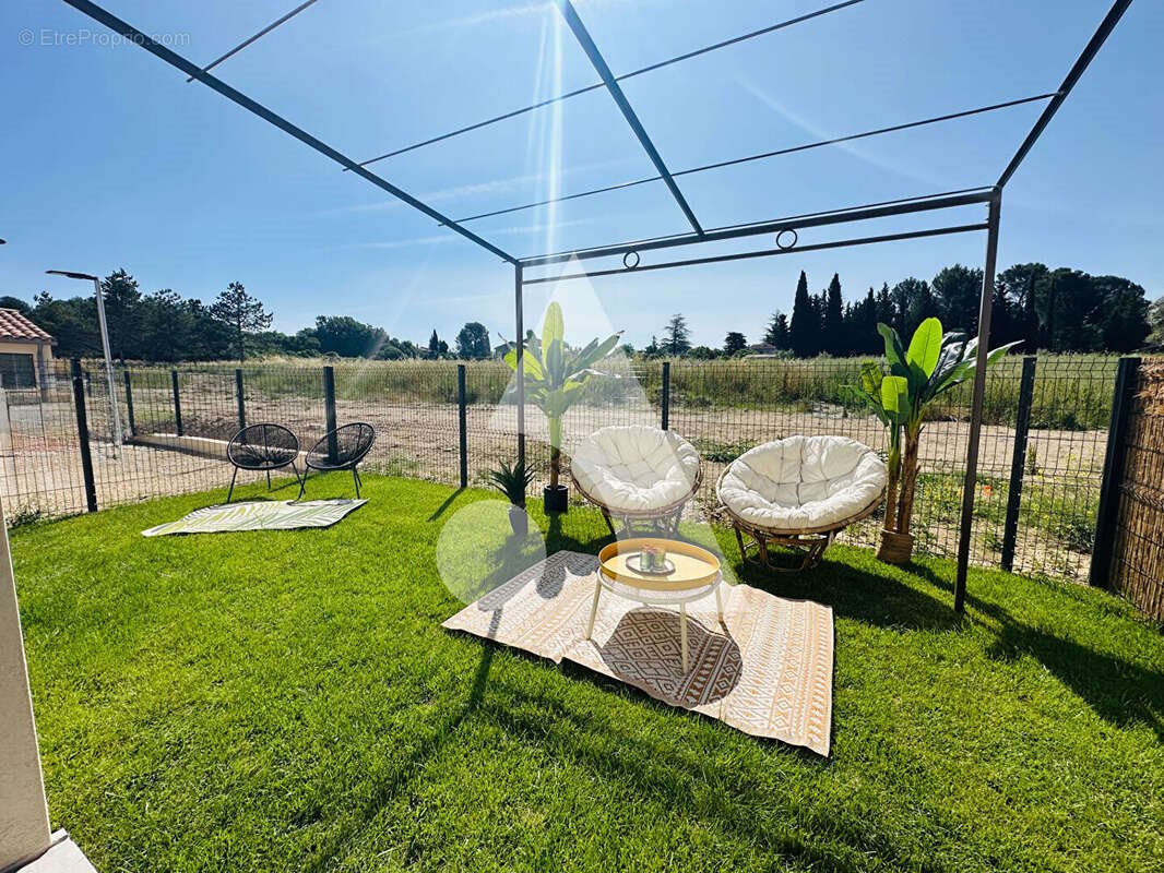Appartement à vendre, 67m², Villelaure