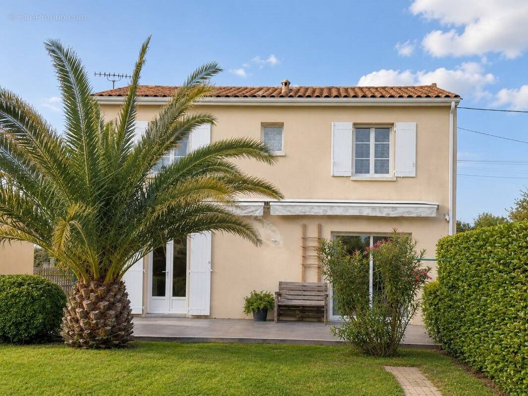 Maison à vendre, 102m², Gond-Pontouvre