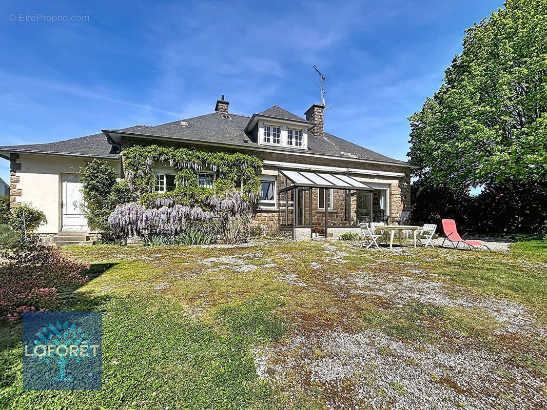 Maison à vendre, 154m², Saint-Georges-de-Reintembault