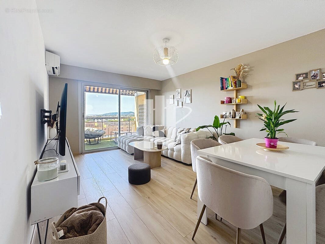 Appartement à vendre, 62m², Fréjus