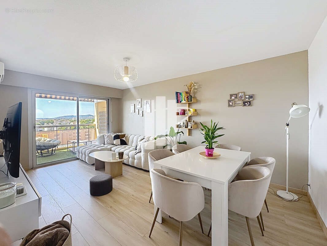 Appartement à vendre, 62m², Fréjus