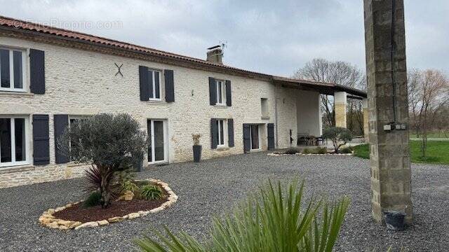 Maison à vendre, 240m², Les Touches-de-Périgny