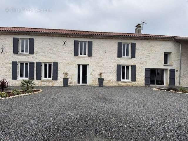 Maison à vendre, 240m², Les Touches-de-Périgny