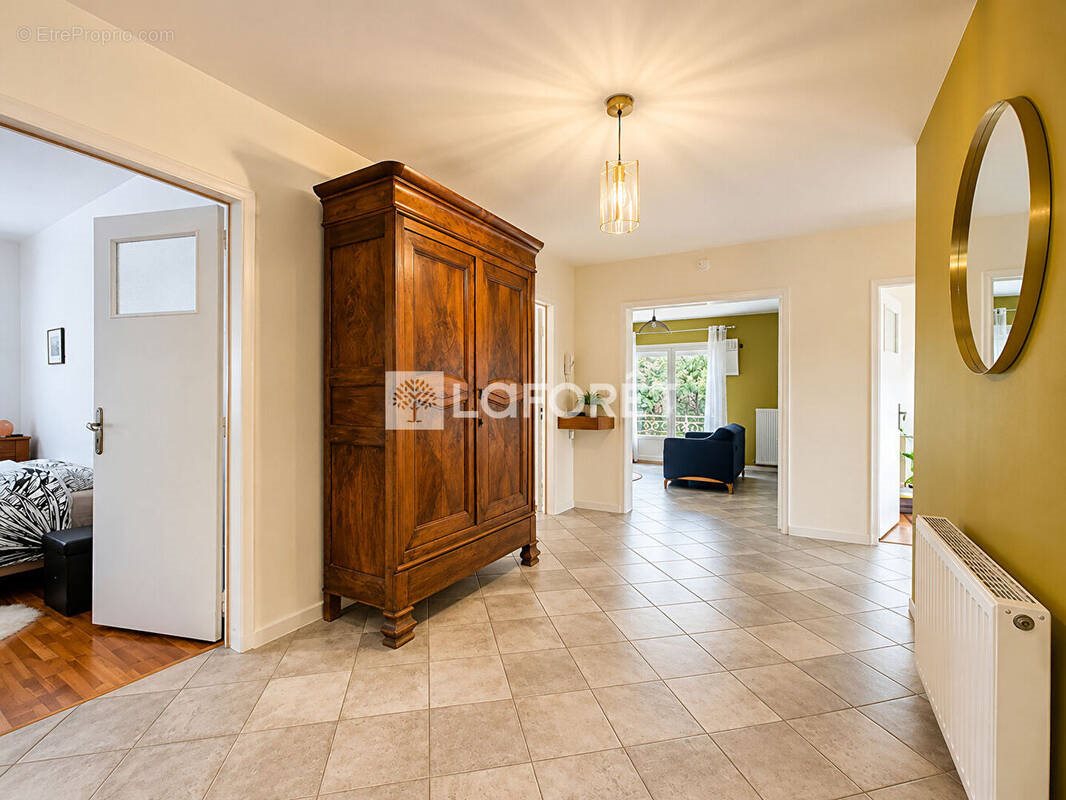 Appartement à vendre, 102m², Challes-les-Eaux