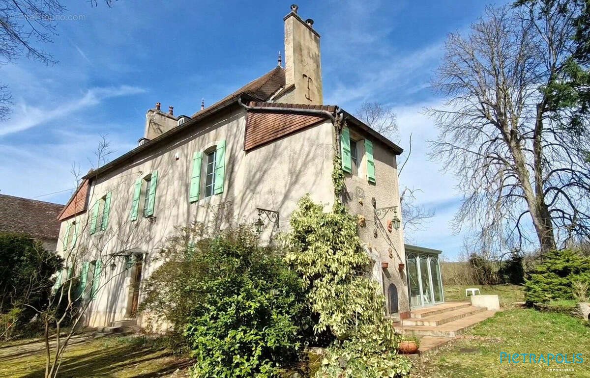 Maison à vendre, 248m², Buxy