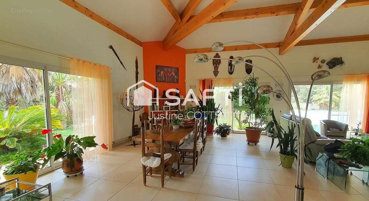 Maison à vendre, 260m², Agde (Cap d'Agde)