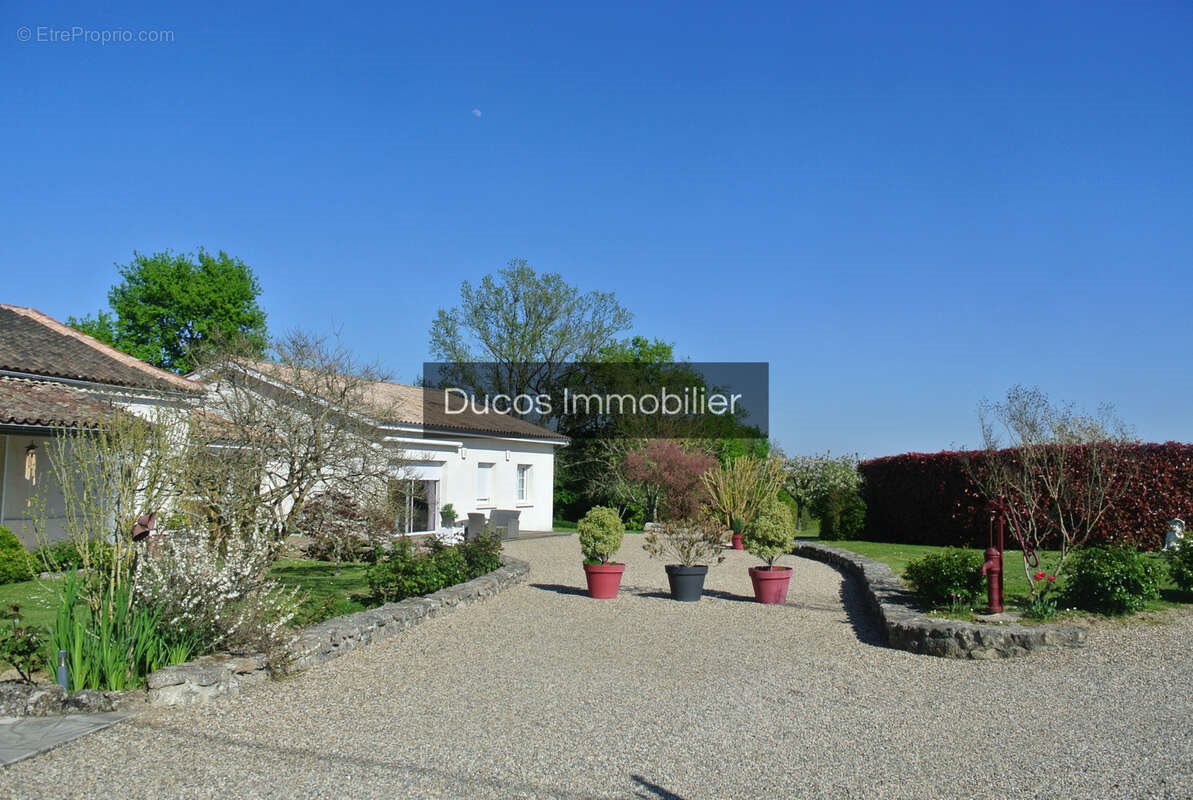 Maison à vendre, 273m², Mauvezin-sur-Gupie
