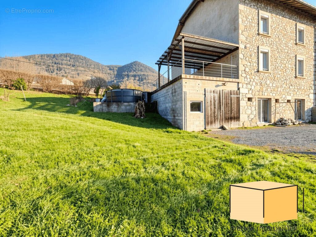 Maison à vendre, 164m², Champagne-en-Valromey