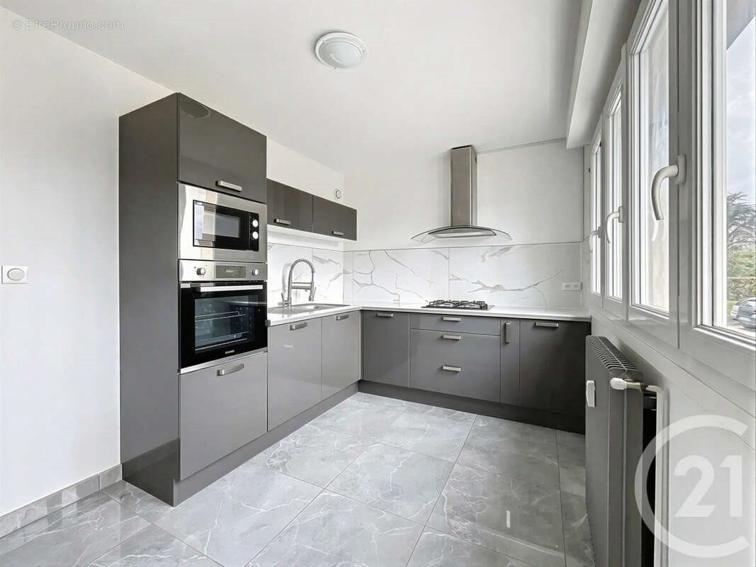 Appartement à vendre, 66m², Pont-Evêque