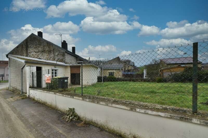 Maison à vendre, 79m², Pouru-Saint-Remy