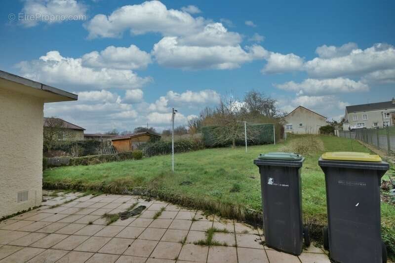 Maison à vendre, 79m², Pouru-Saint-Remy