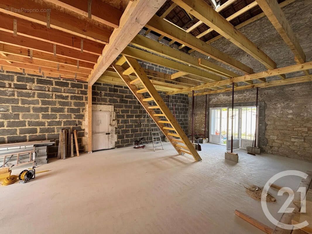Maison à vendre, 250m², Ruelle-sur-Touvre
