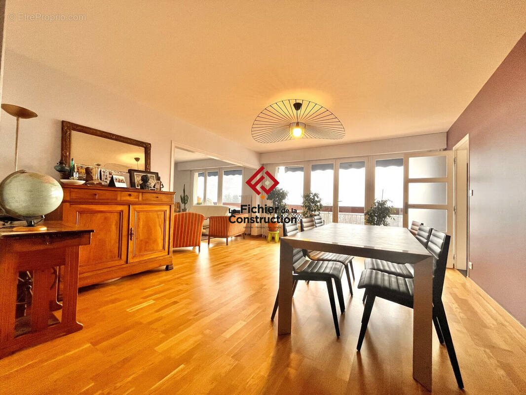 Appartement à vendre, 143m², Saint-Egrève
