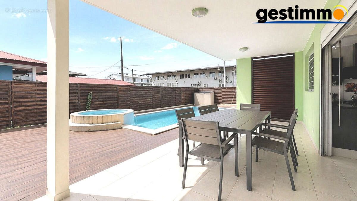 Maison à vendre, 92m², Cayenne