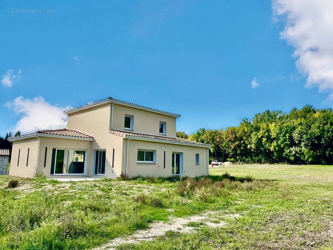 Maison à vendre, 150m², Les Granges-Gontardes