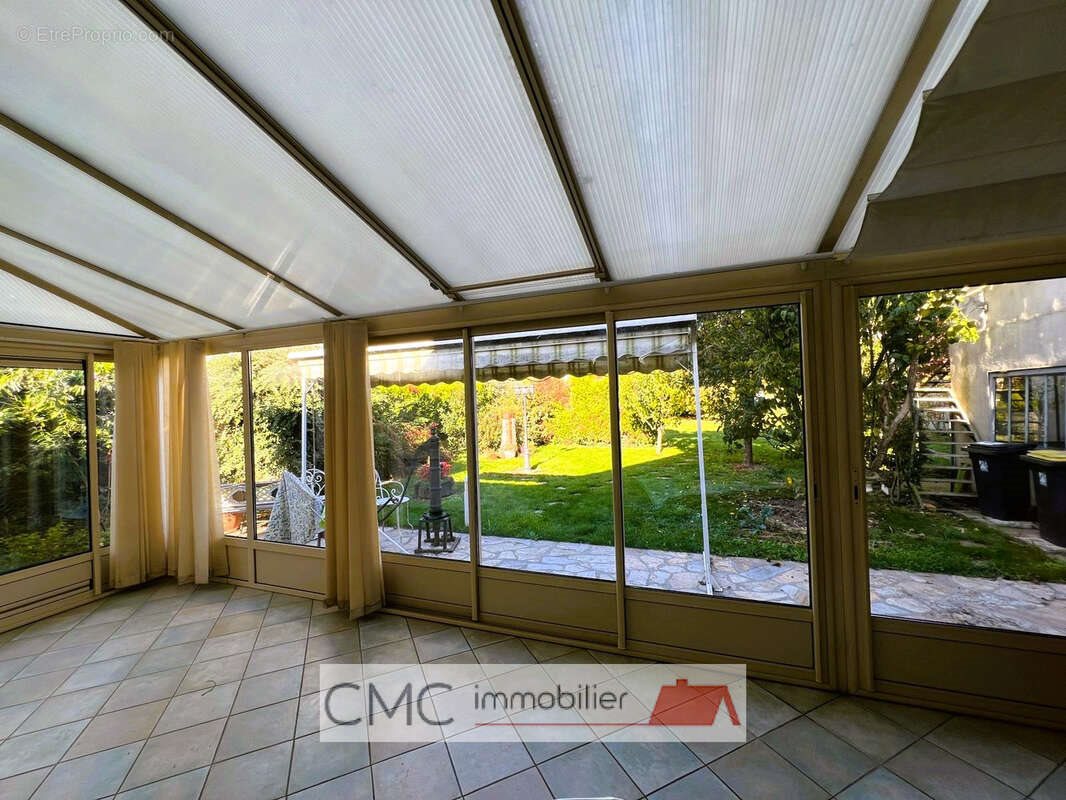 Maison à vendre, 121m², Luisant