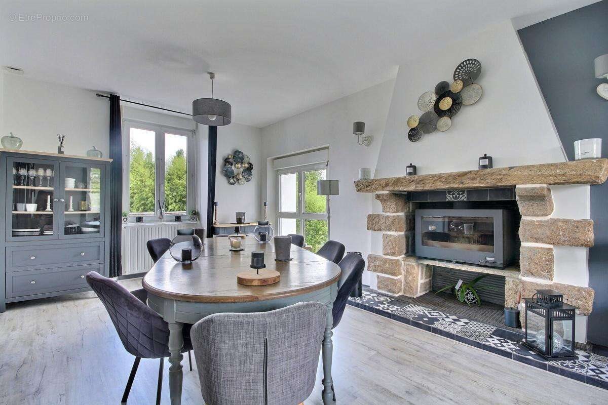 Maison à vendre, 205m², Saint-Lyphard