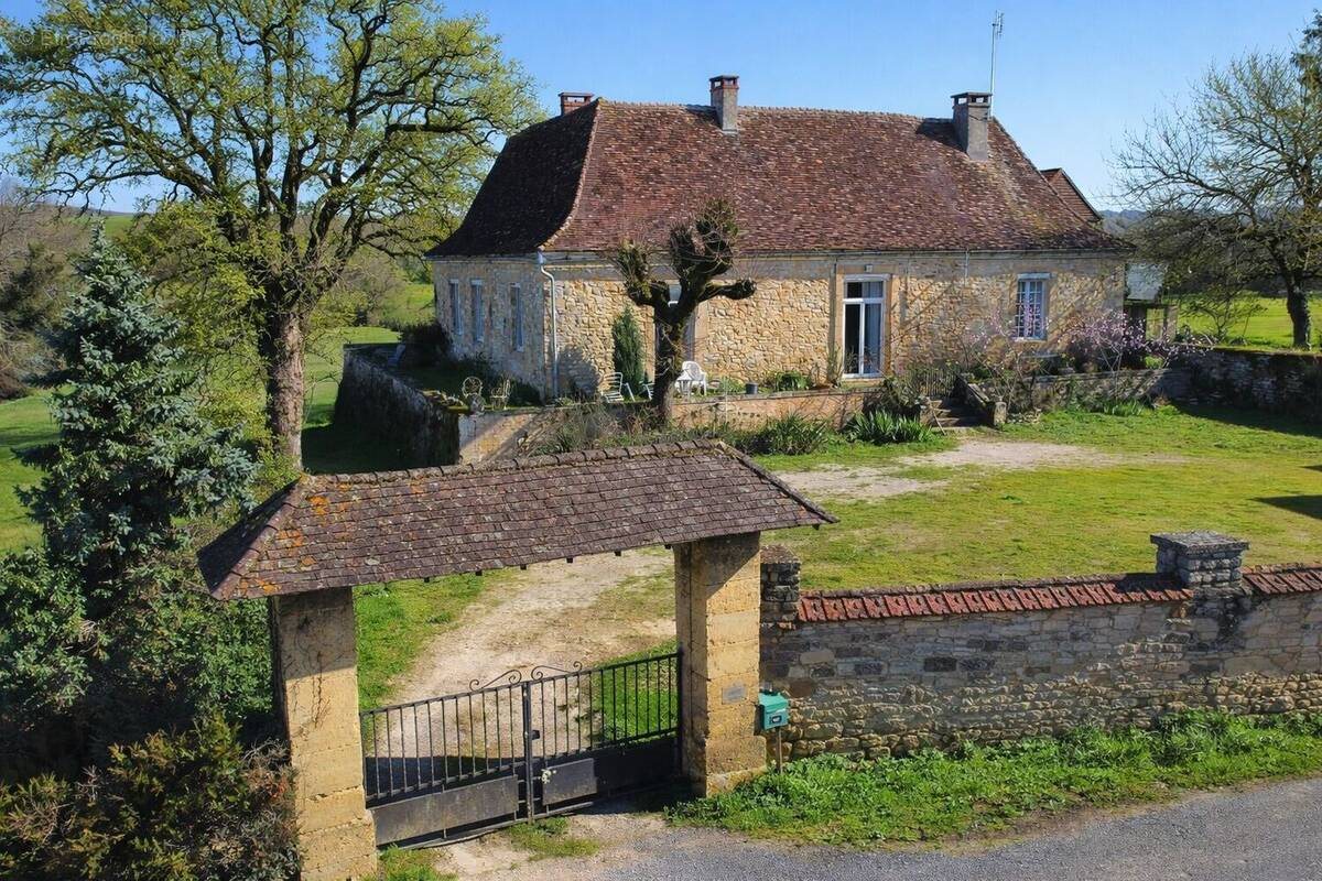 Maison à vendre, 300m², Excideuil