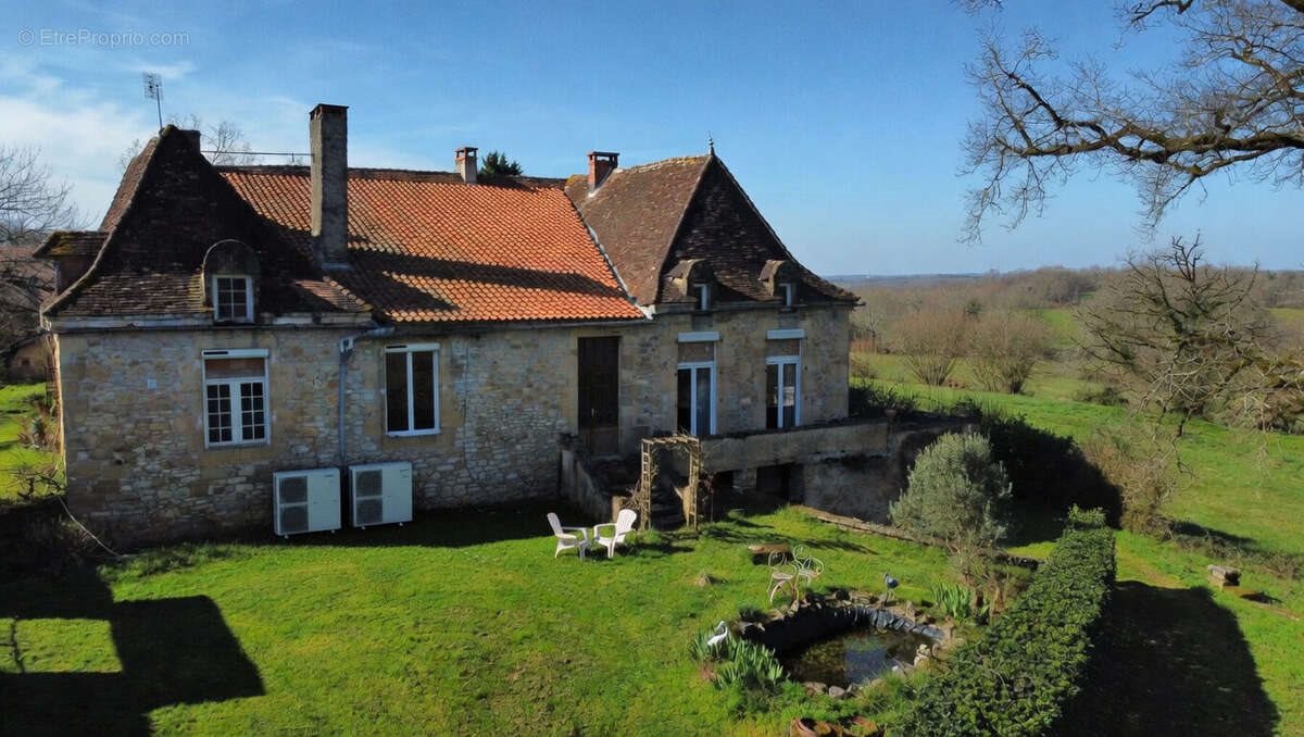 Maison à vendre, 300m², Excideuil