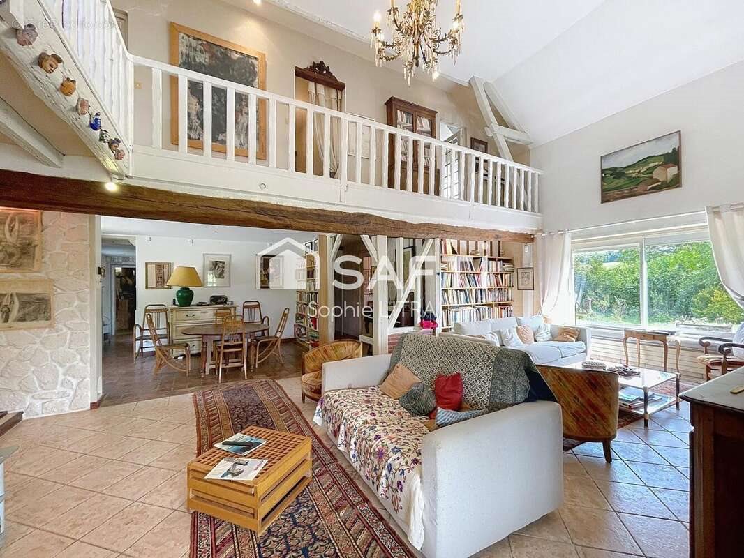 Maison à vendre, 250m², Villeneuve-sur-Yonne