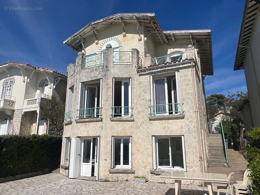 Appartement à vendre, 162m², Saint-Palais-sur-Mer