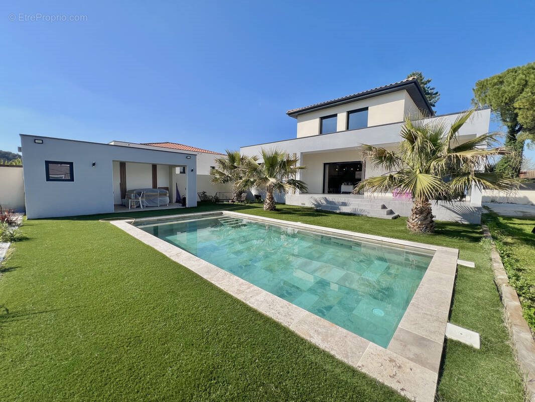 Maison à vendre, 161m², Saint-Geniès-de-Malgoirès