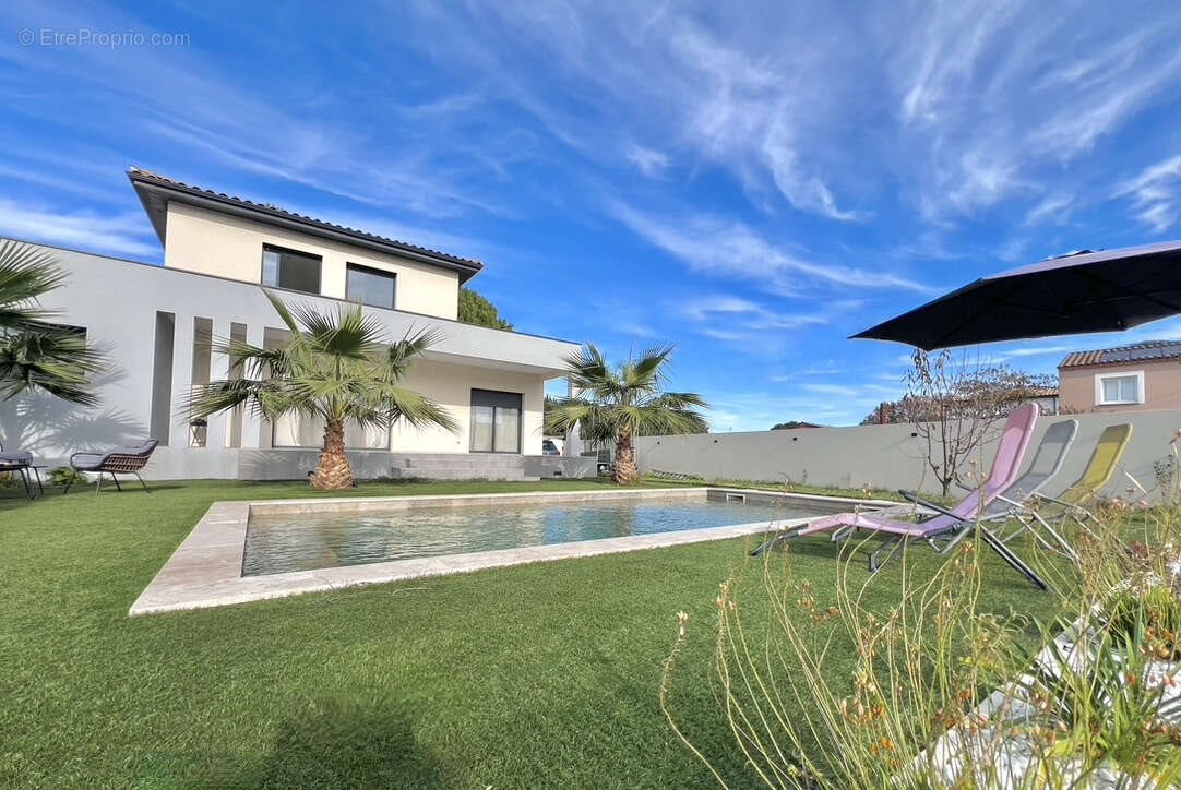 Maison à vendre, 161m², Saint-Geniès-de-Malgoirès