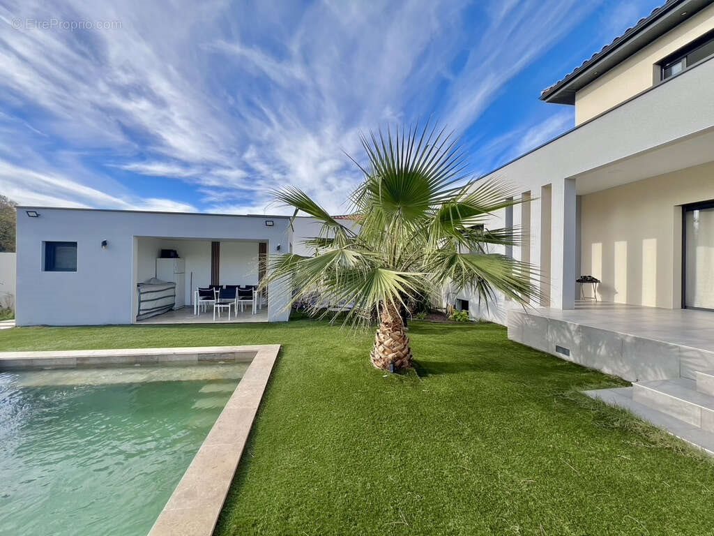 Maison à vendre, 161m², Saint-Geniès-de-Malgoirès