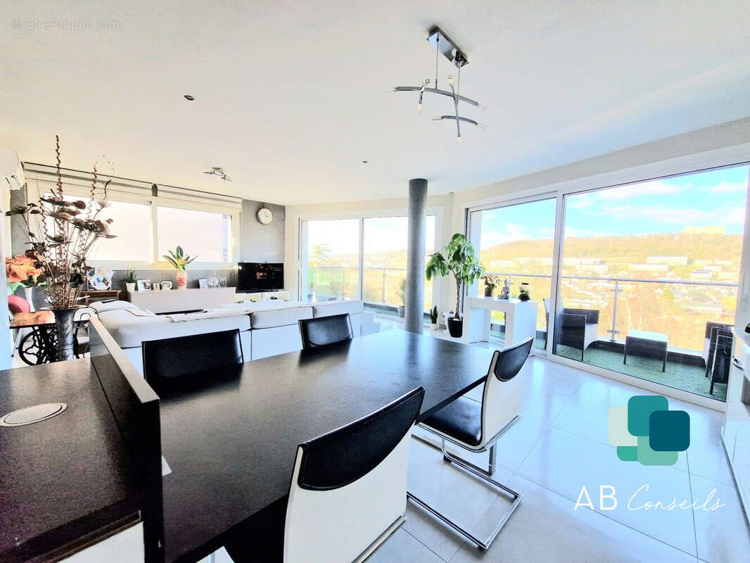 Maison à vendre, 155m², Saint-Léger-du-Bourg-Denis