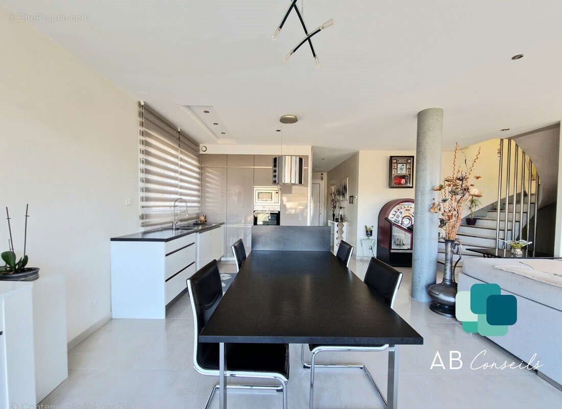 Maison à vendre, 155m², Saint-Léger-du-Bourg-Denis
