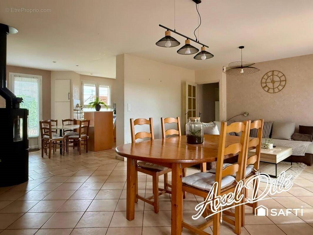 Maison à vendre, 114m², Chemillé