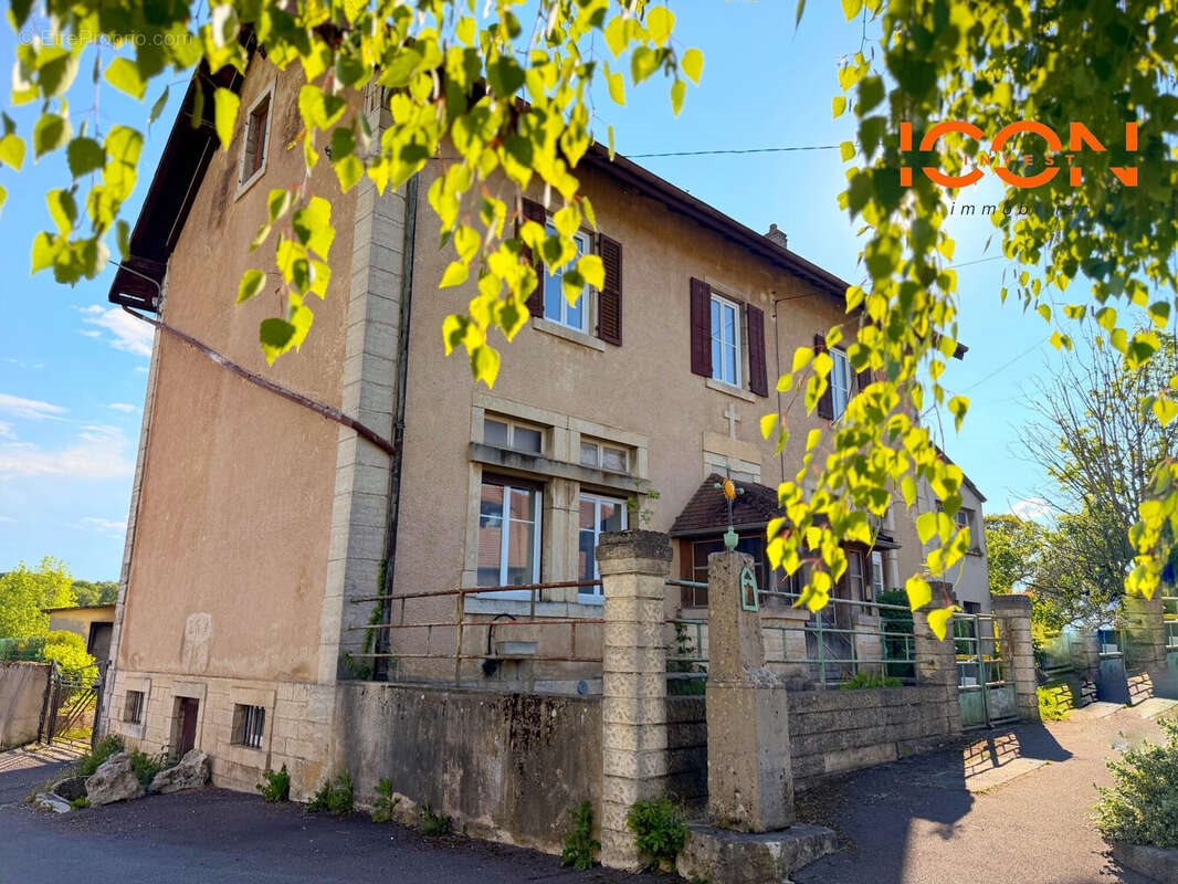 Maison à vendre, 185m², Saint-Dizier-l'Evêque
