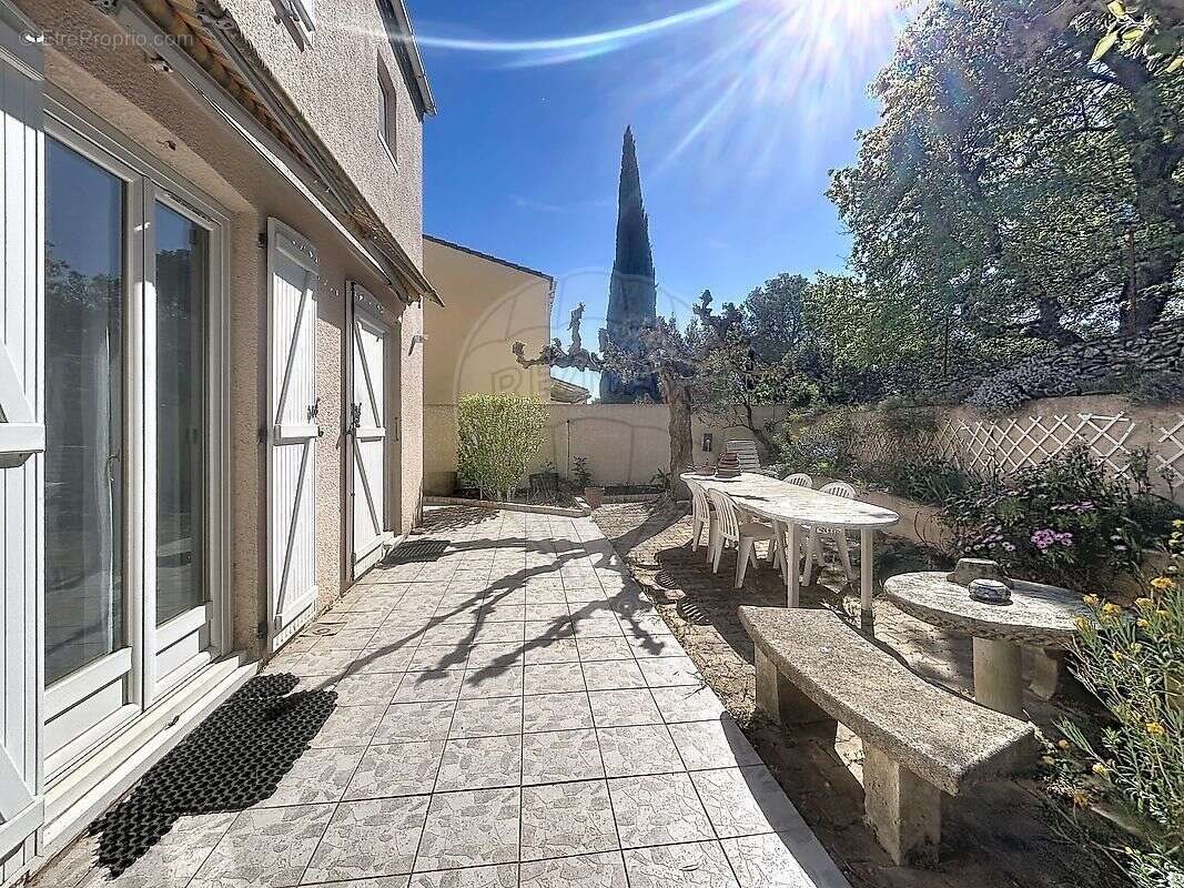 Maison à vendre, 99m², Nîmes