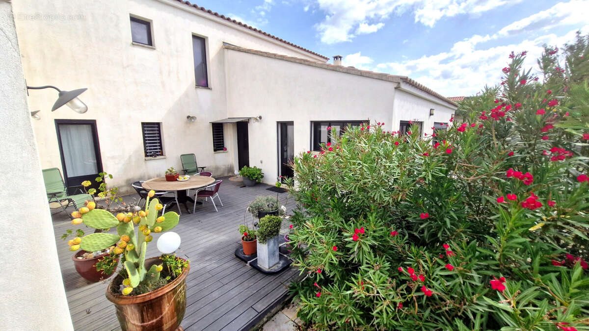 Maison à vendre, 296m², Morières-lès-Avignon