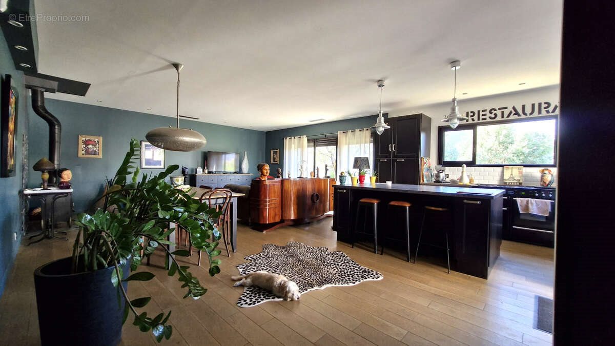 Maison à vendre, 296m², Morières-lès-Avignon