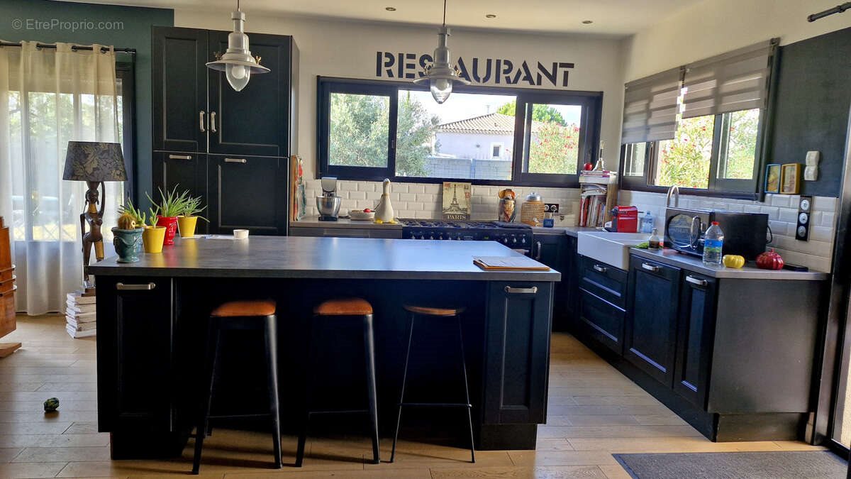 Maison à vendre, 296m², Morières-lès-Avignon