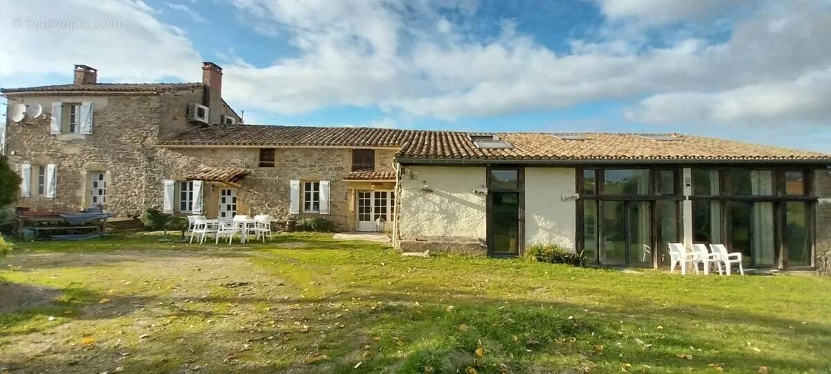 Maison à vendre, 280m², Caylus