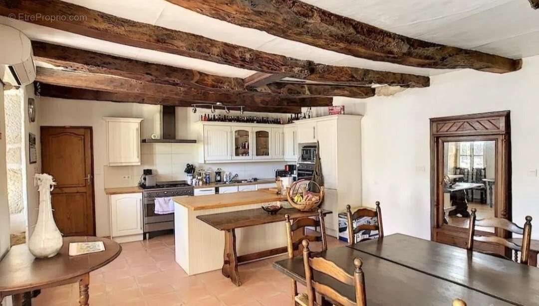 Maison à vendre, 280m², Caylus