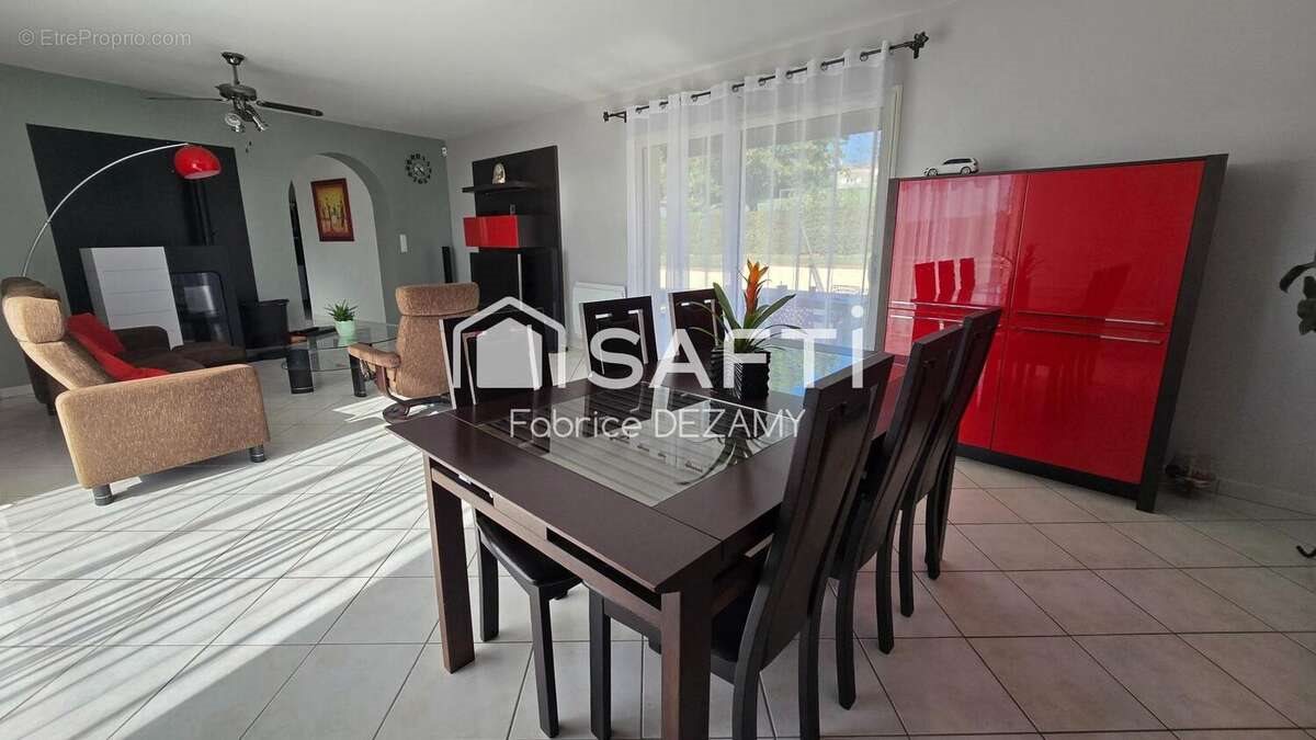 Maison à vendre, 125m², Mervent