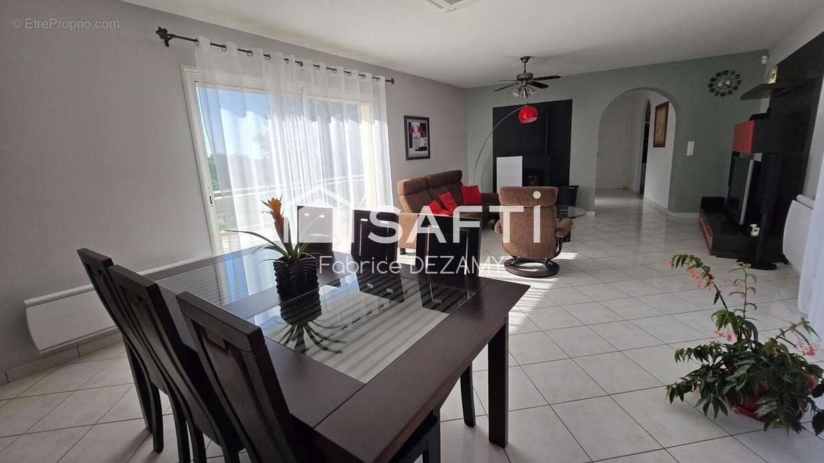 Maison à vendre, 125m², Mervent