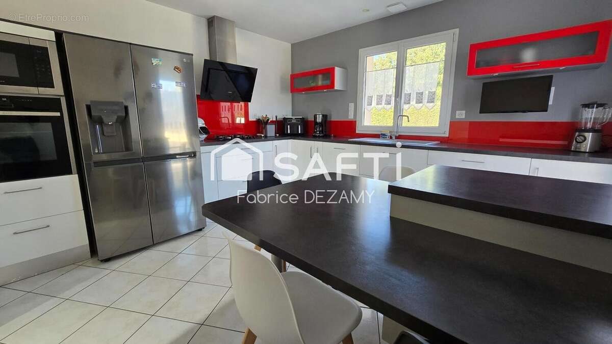 Maison à vendre, 125m², Mervent