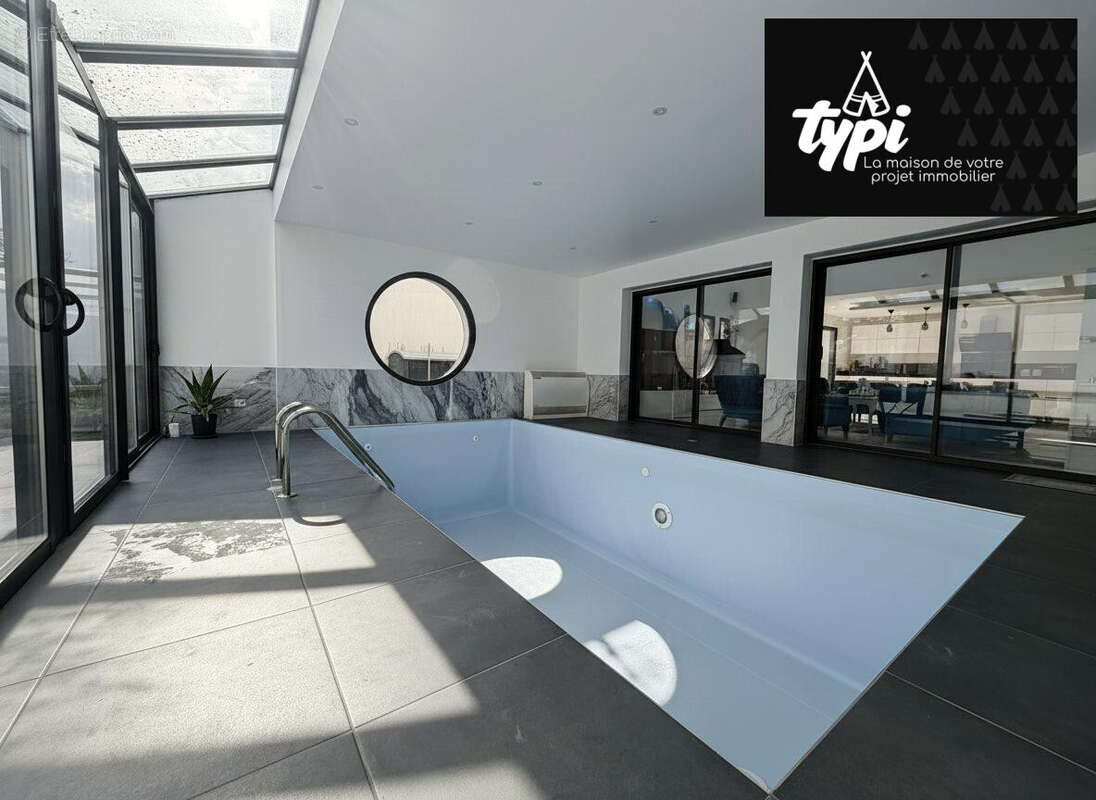 Maison à vendre, 226m², Lanester