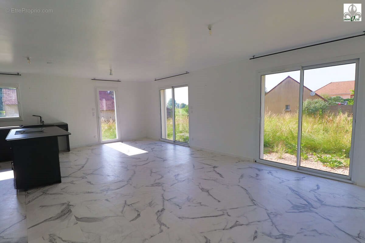 Maison à vendre, 81m², Pierre-de-Bresse