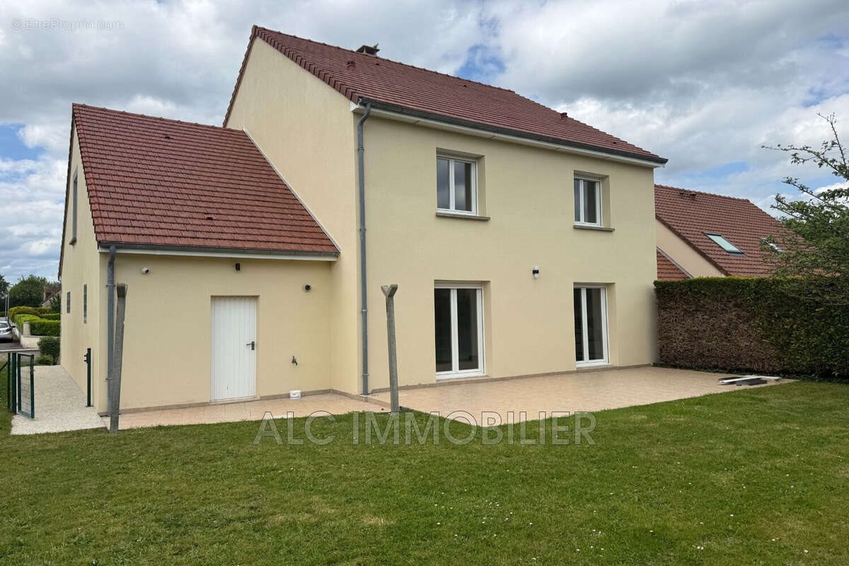 Maison à vendre, 188m², Cerisé